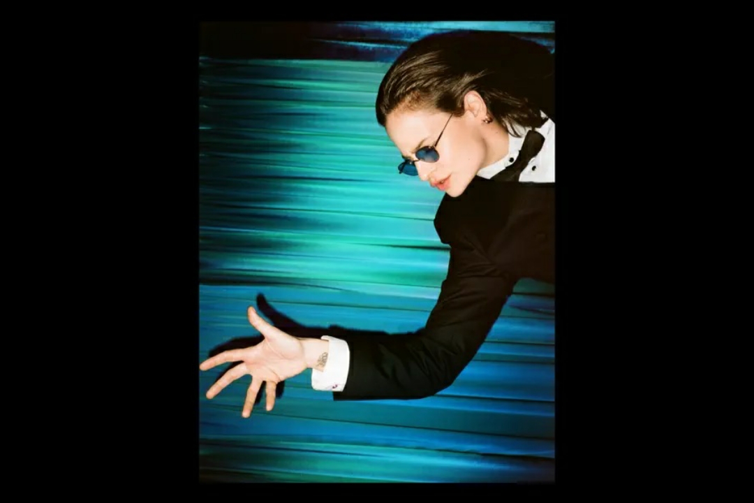 Virgin Christine And The Queens LanÇa O Single “je Te Vois Enfin” Notícias Universal Music 5412