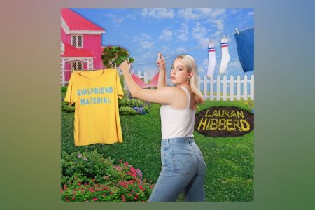 VIRGIN :: A CANTORA BRITÂNICA LAUREN HIBBERD DISPONIBILIZA SEU SEGUNDO ÁLBUM, “GIRLFRIEND MATERIAL”