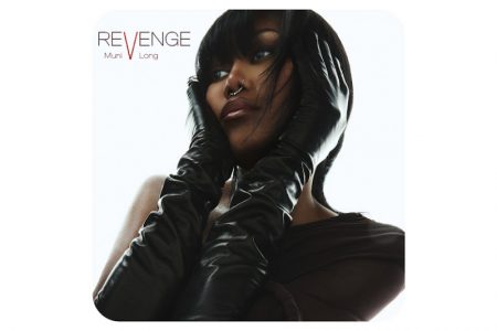 O novo álbum de Muni Long, “REVENGE”, chega aos aplicativos de música