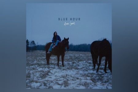 O novo single de Anna Graves, “Blue Hour”, já está disponível