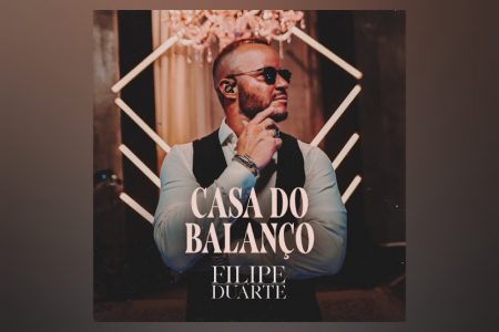 O cantor e compositor Filipe Duarte faz o lançamento da versão completa do projeto “Casa do Balanço”